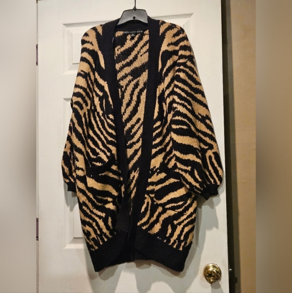 🧡🖤 HYFVE cardigan